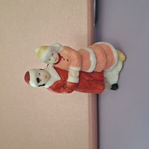 Christmas Village Figurine Man Woman Hugging Porcelain Holiday Decor small vtg